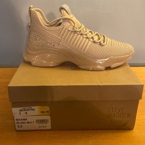Steve Madden shoe